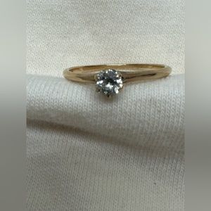 14K Solid Gold Diamond Ring Size 7.75